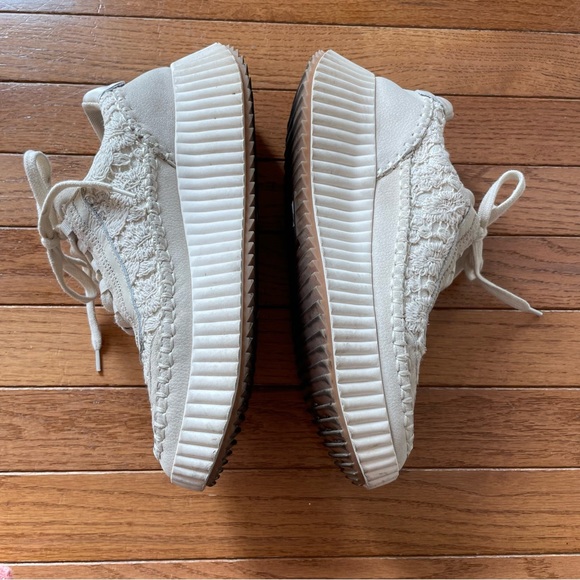 Dolce Vita Dolen Sneakers in Ecru Lace Size 8.5 Women's Beige Lace Sneakers - Picture 5 of 13